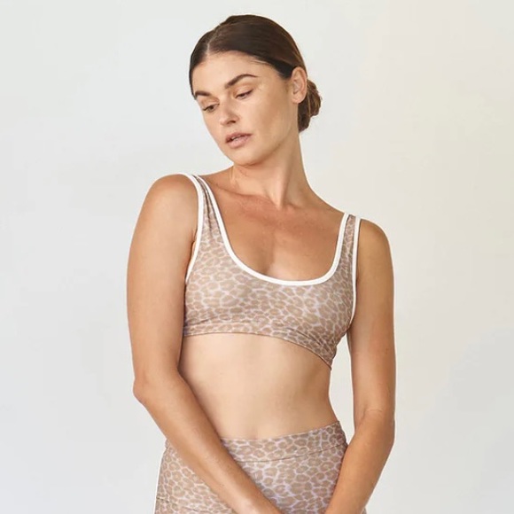 ACACIA Nica top in Sahara - Picture 1 of 5